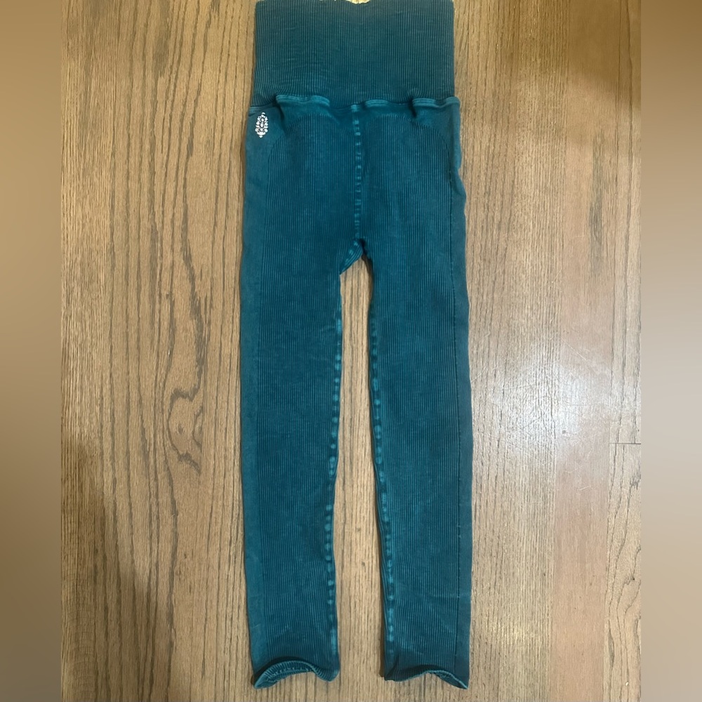 Free People Movement 7/8 Happiness Runs Leggings-Size XS/S-Beautiful Teal Color